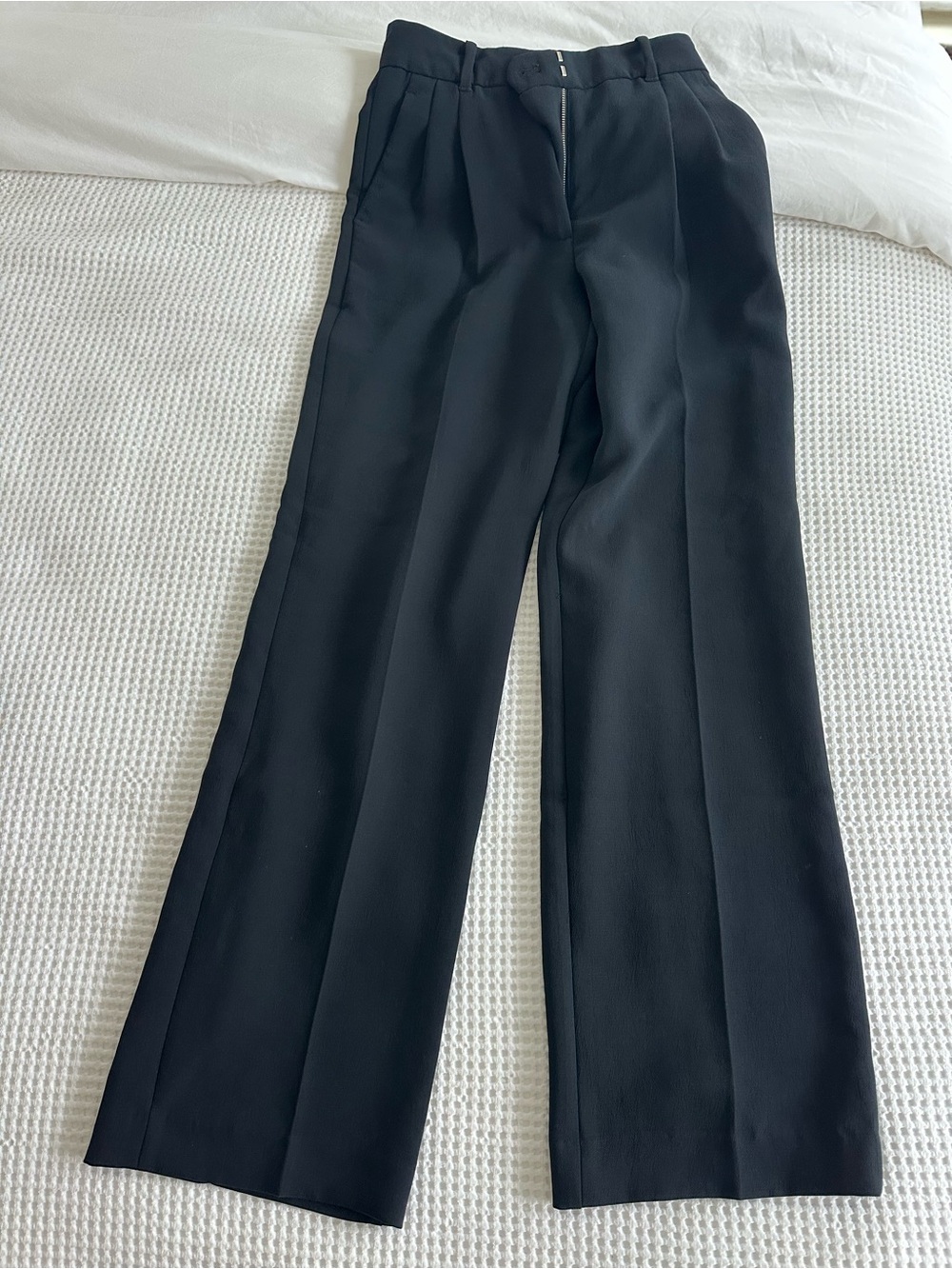 Aritzia Effortless Pant